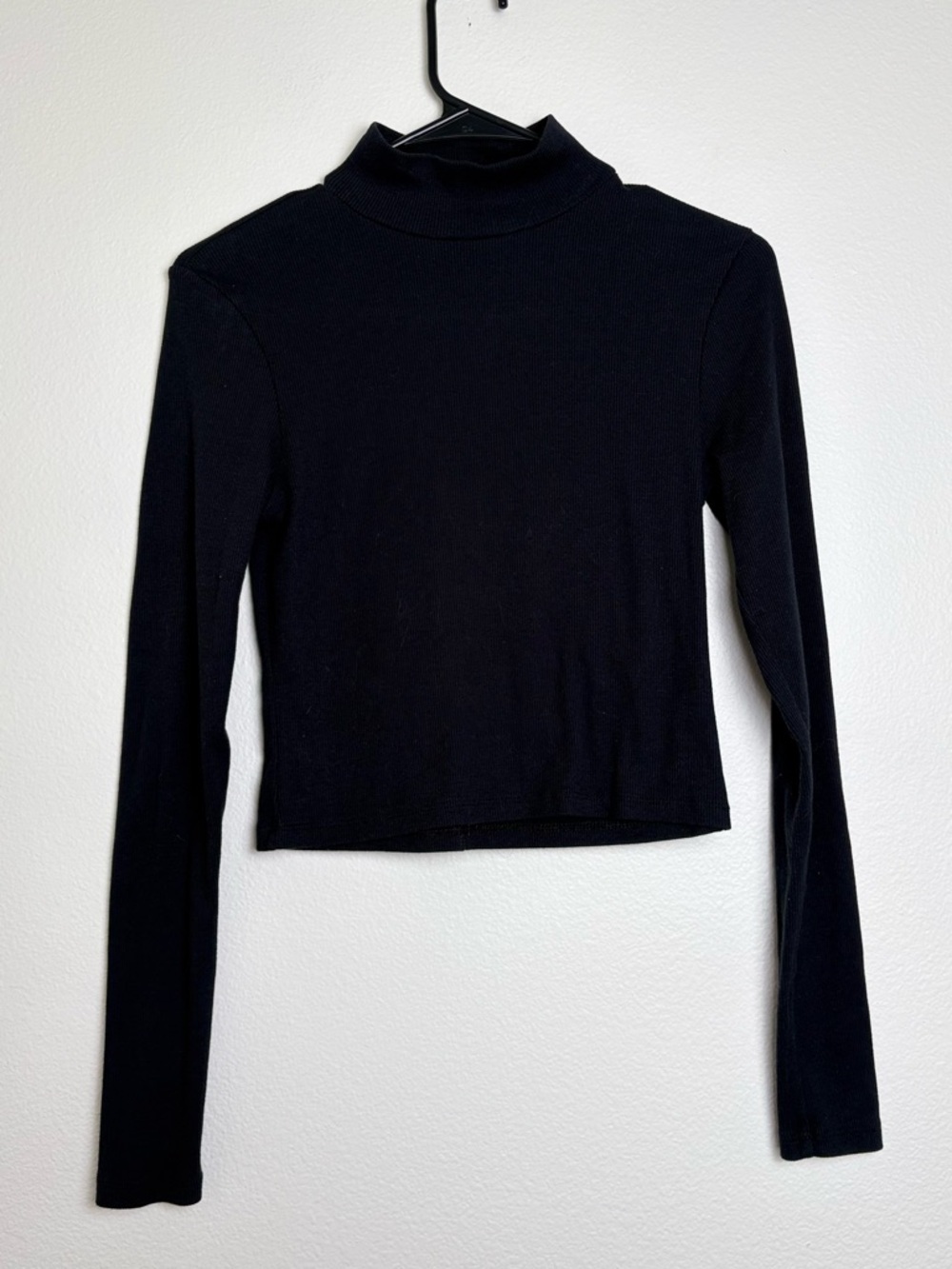 American Eagle Outfitters Black Long Sleeve Mock Neck Crop Top Size Medium